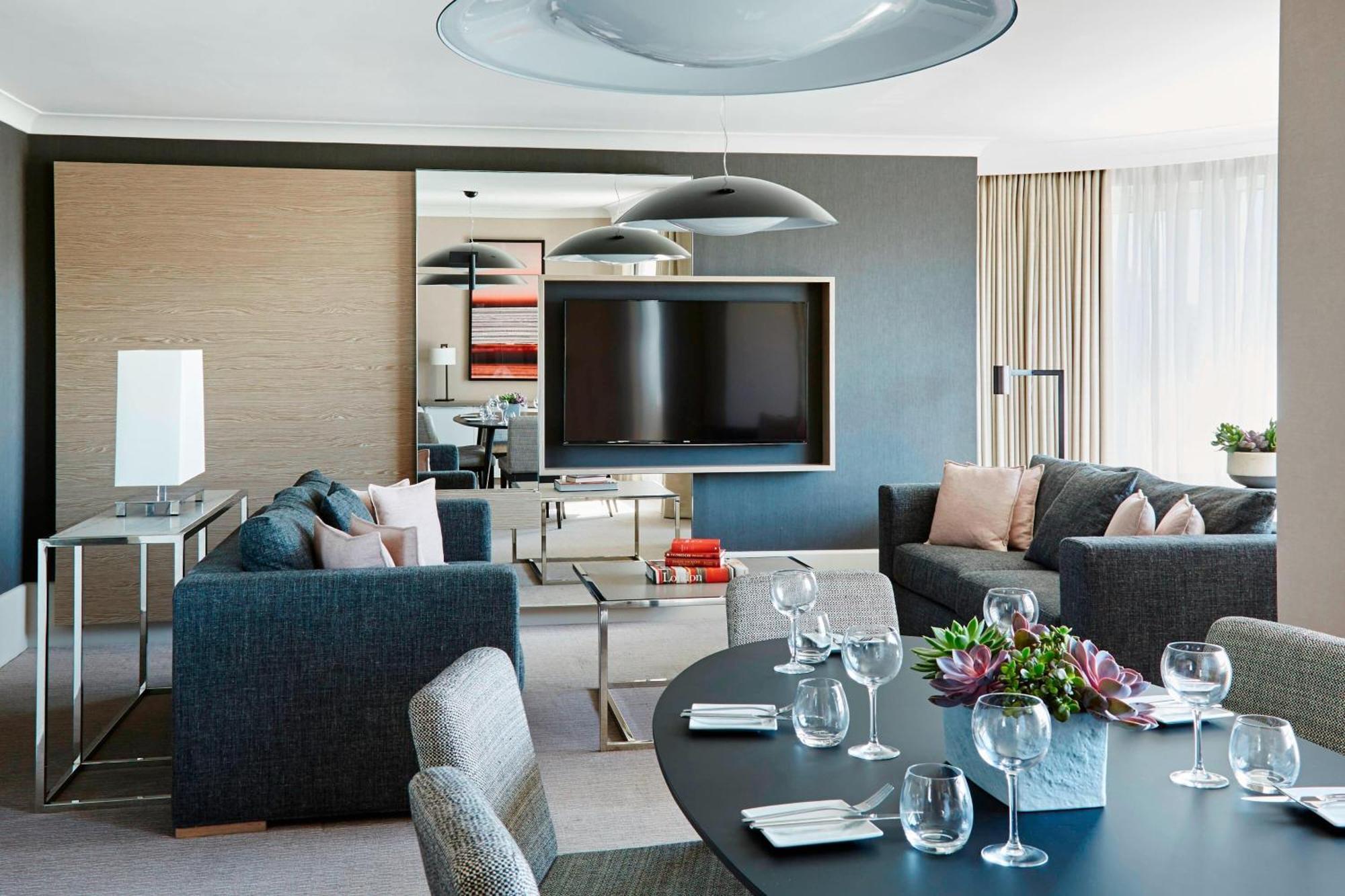 Three-Bedroom Presidential Apartment with Kitchen