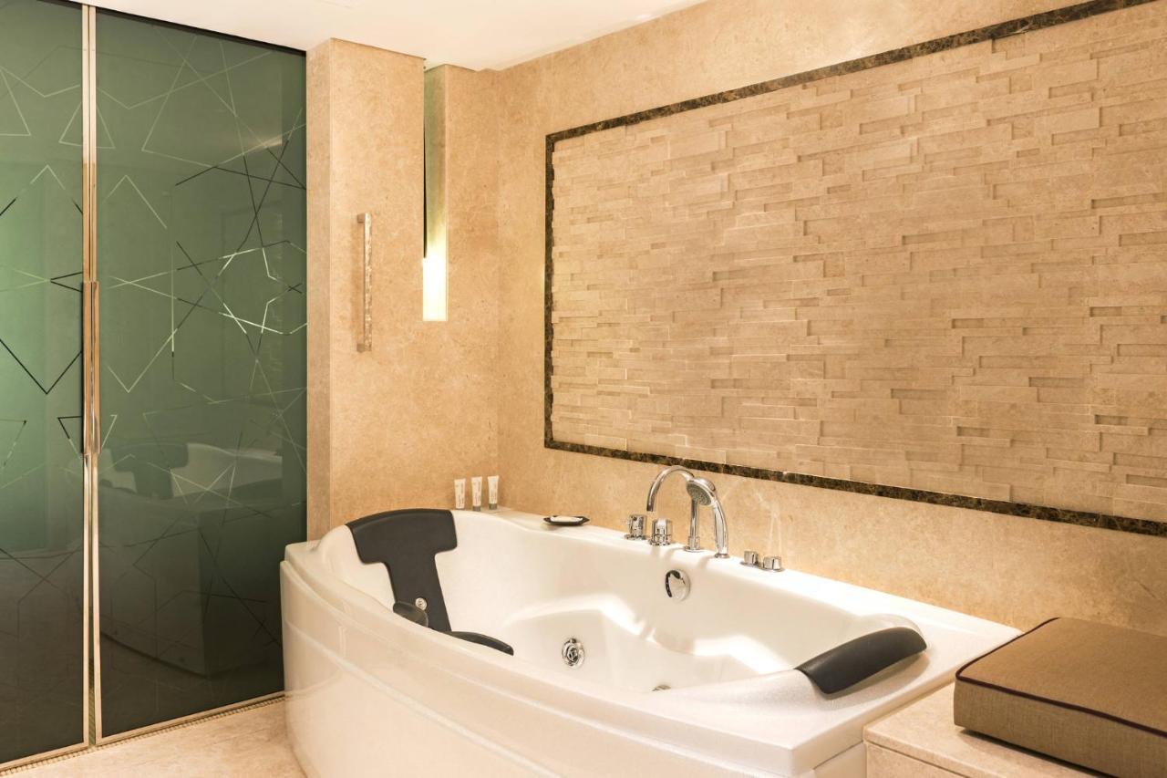 Le Royal Club Room, Larger Room, with Executive Lounge Access