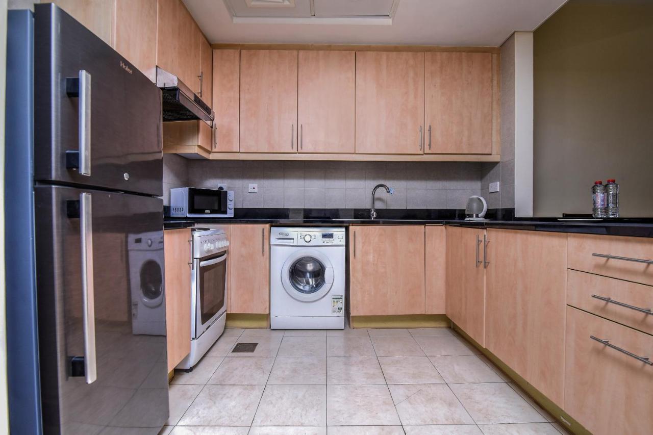 Deluxe One-Bedroom Apartment