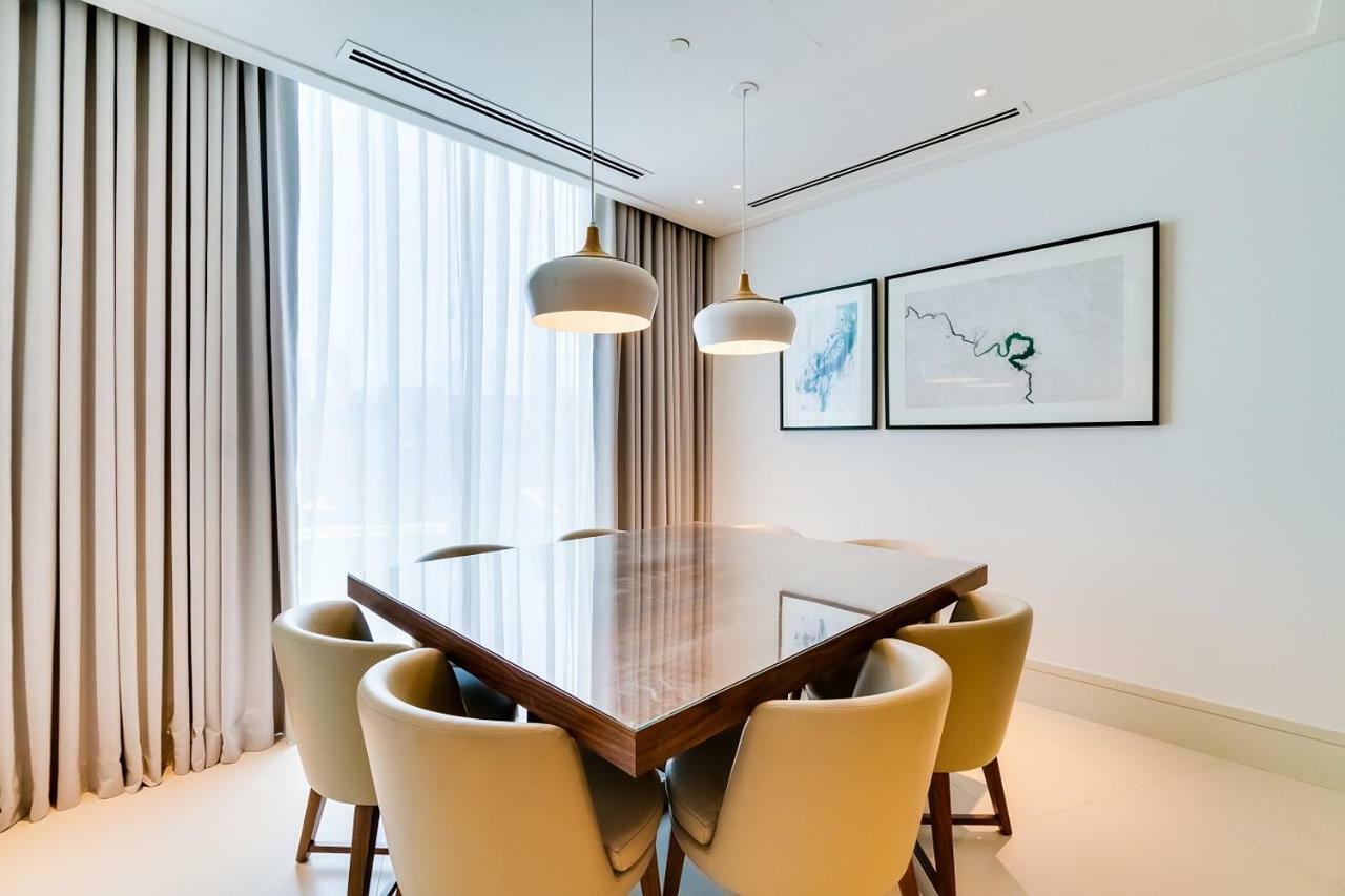 Three-Bedroom Apartment Burj Khalifa View