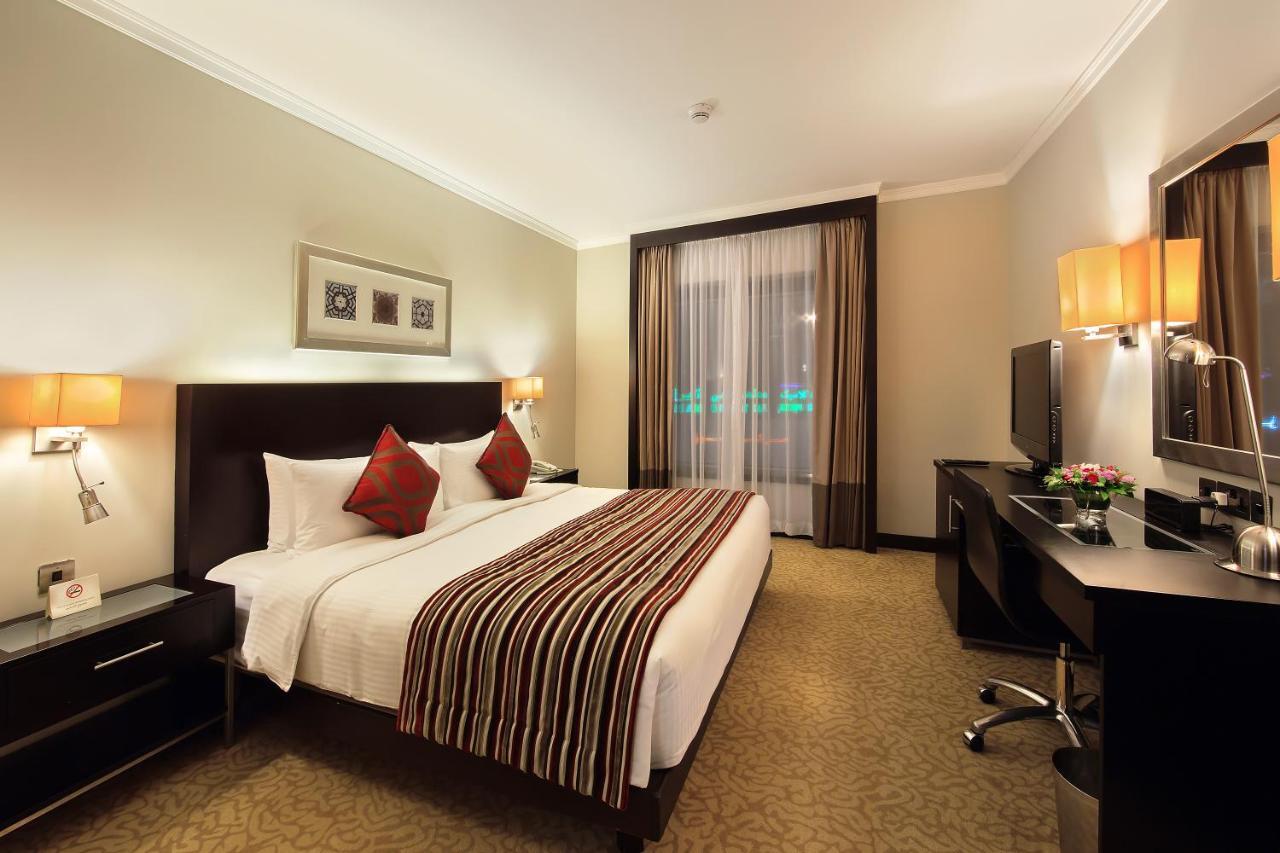 Executive King Suite - Non-Smoking
