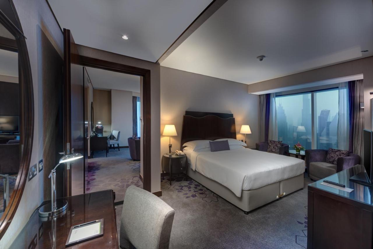 One Bedroom Suite with Complimentary Breakfast Buffet