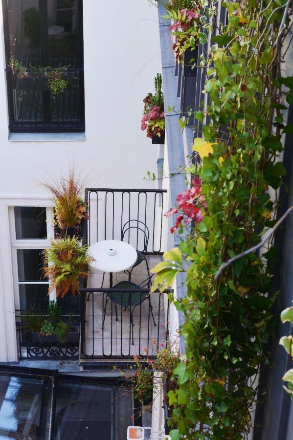 Double Room with Balcony - Petit Boulevard avec Balcon