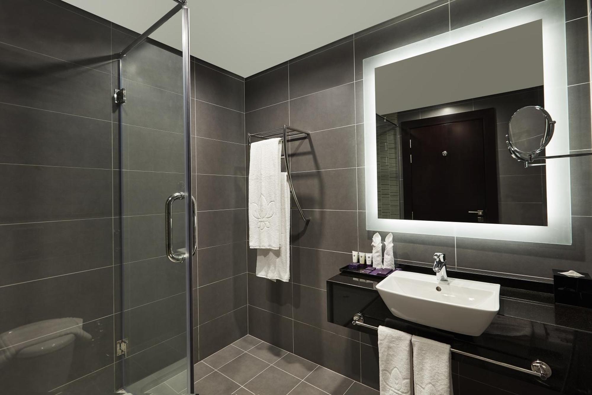 Standard Room, 20% off food and beverage, excluding signature dishes, 20% off Laundry and 10% off Spa