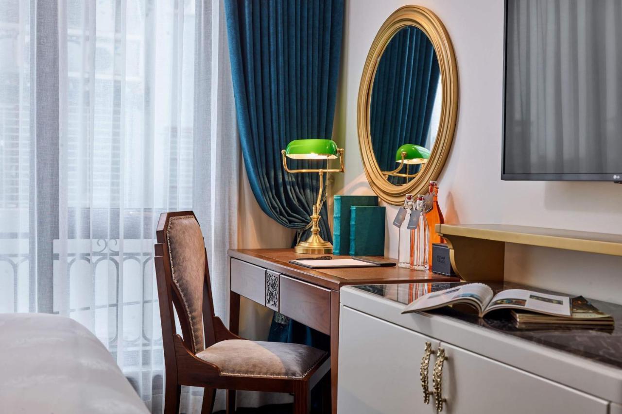 Premier Deluxe Room