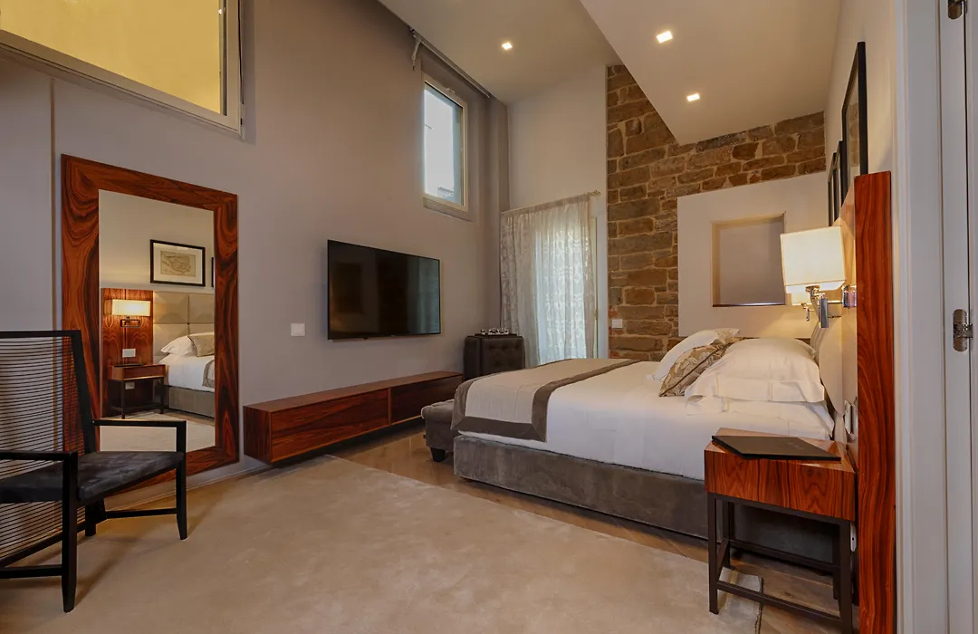 Donati Luxury Tower Suites-1
