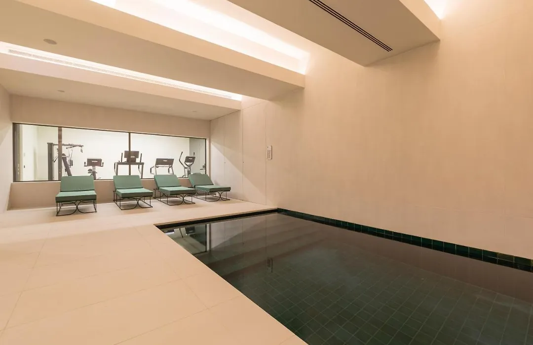 Luster Hotel-1