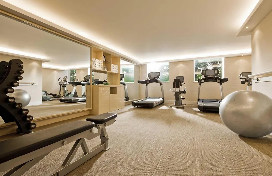 Como The Halkin-1