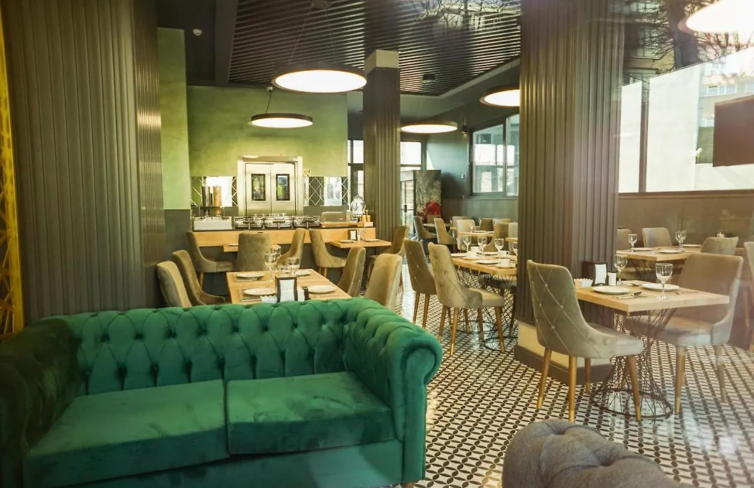 Aram Otel Business & Luxury-1