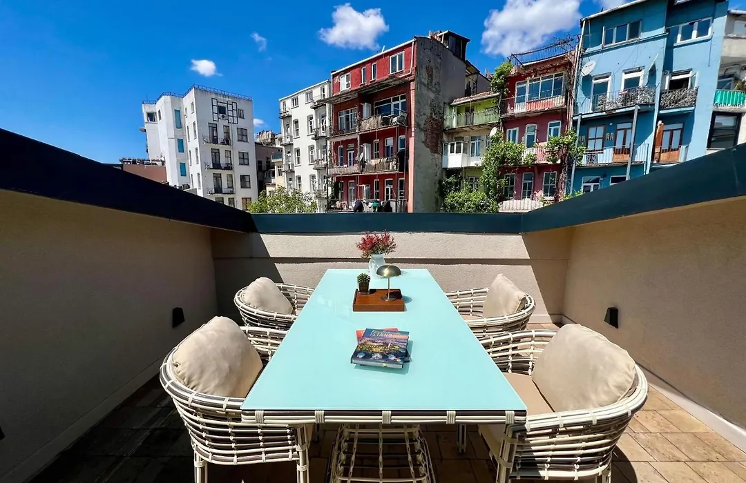 Weingart Suites Hotel-1