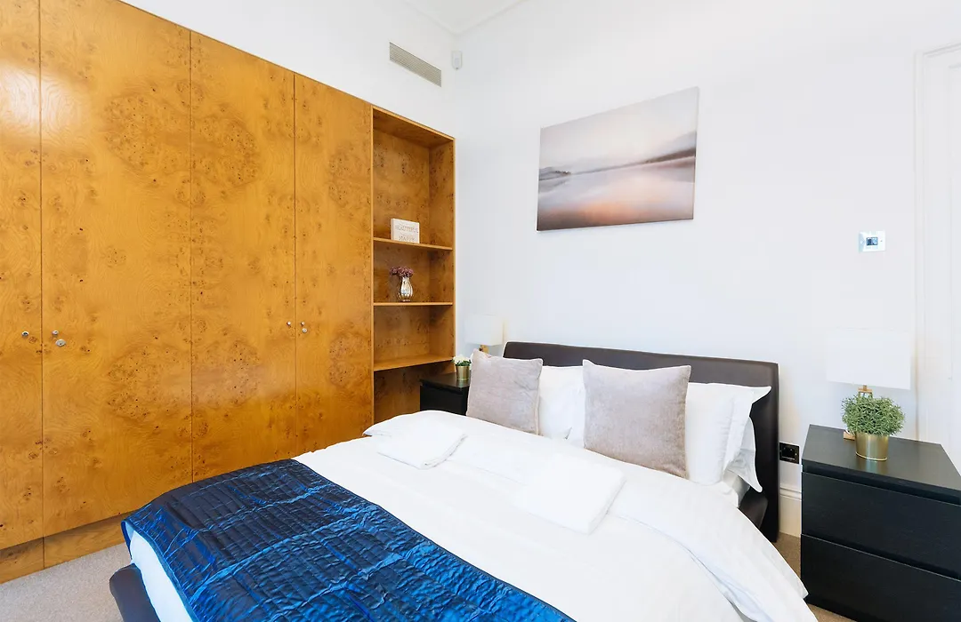 Mayfair Guesthouse-1