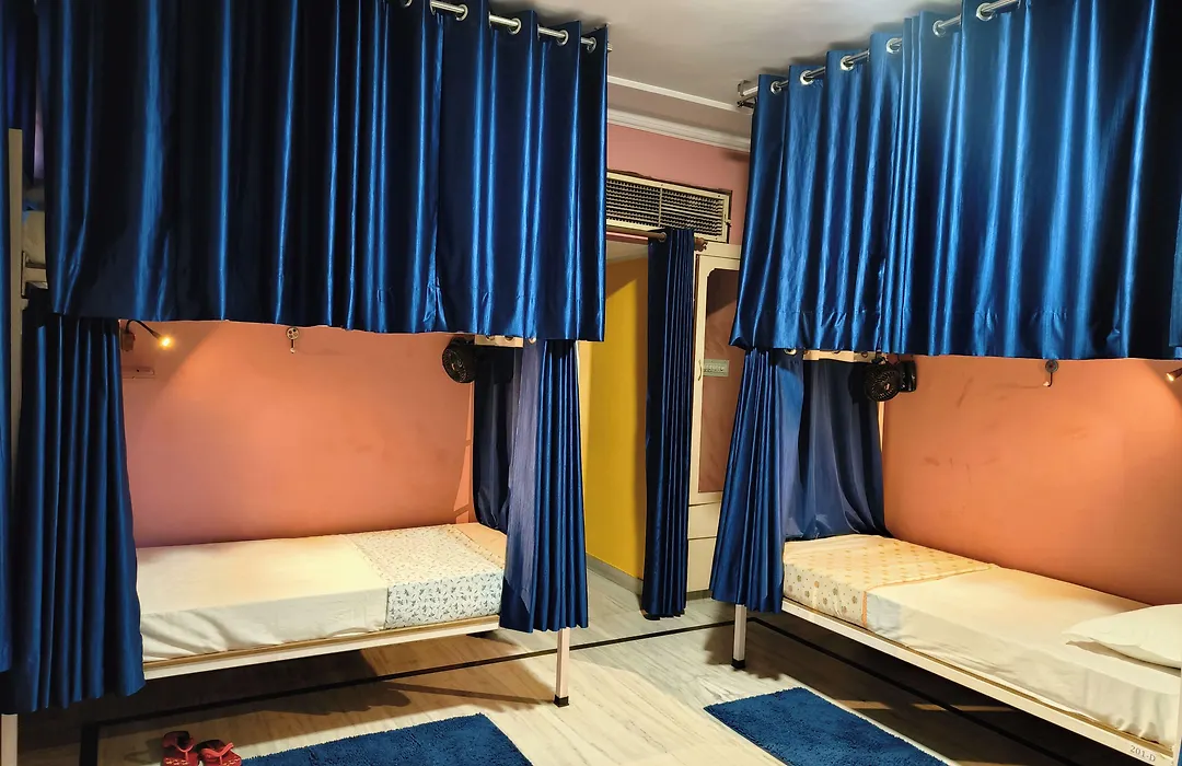 Ohh Hostler-1