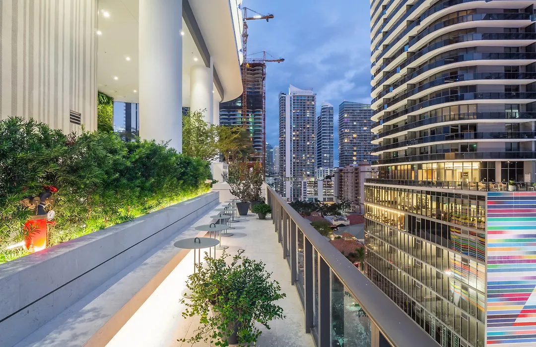 City Escapes Suites At Sls Lux Brickell Building-1