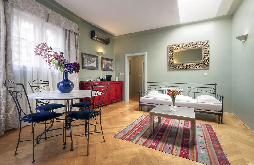 Black Star Suites-1