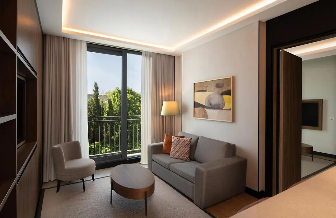 Altunizade Suites Istanbul, Curio Collection By Hilton-1