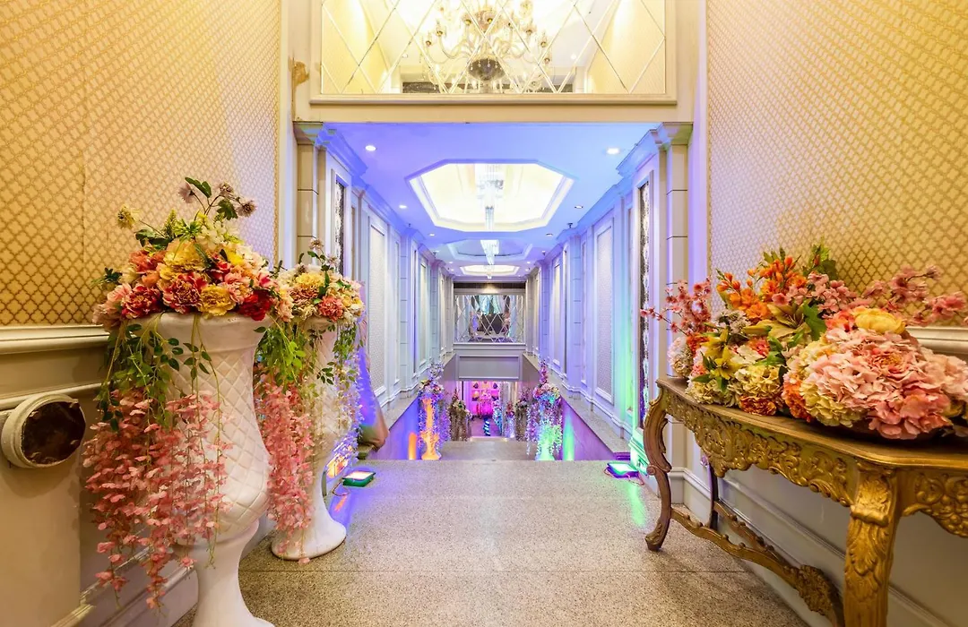Okas Grand Luxury Collection Hotel Near Crowne Plaza New Delhi Okhla By Ihg-1