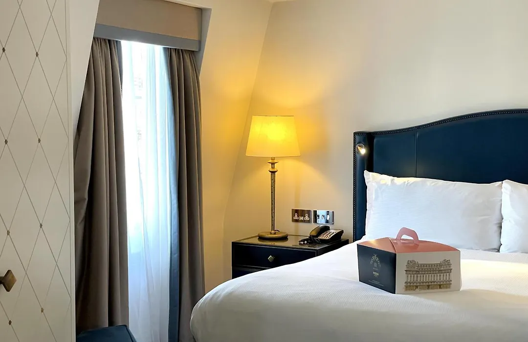 The Waldorf Hilton-1