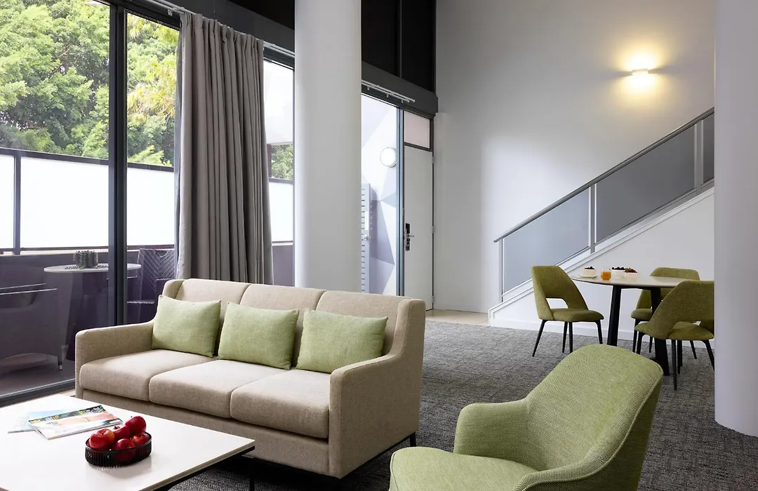 Meriton Suites Waterloo-1