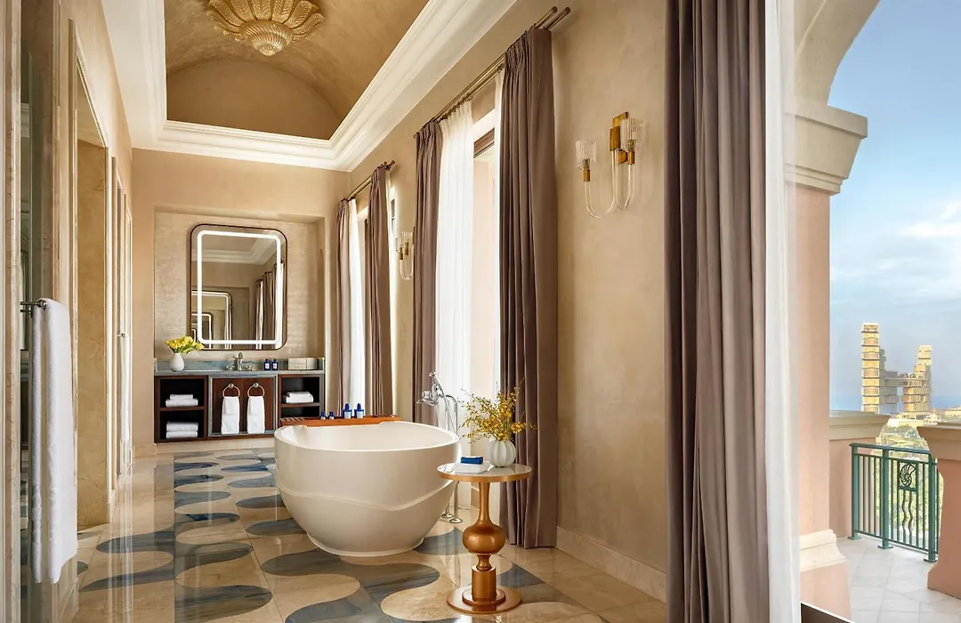Atlantis, The Palm-1