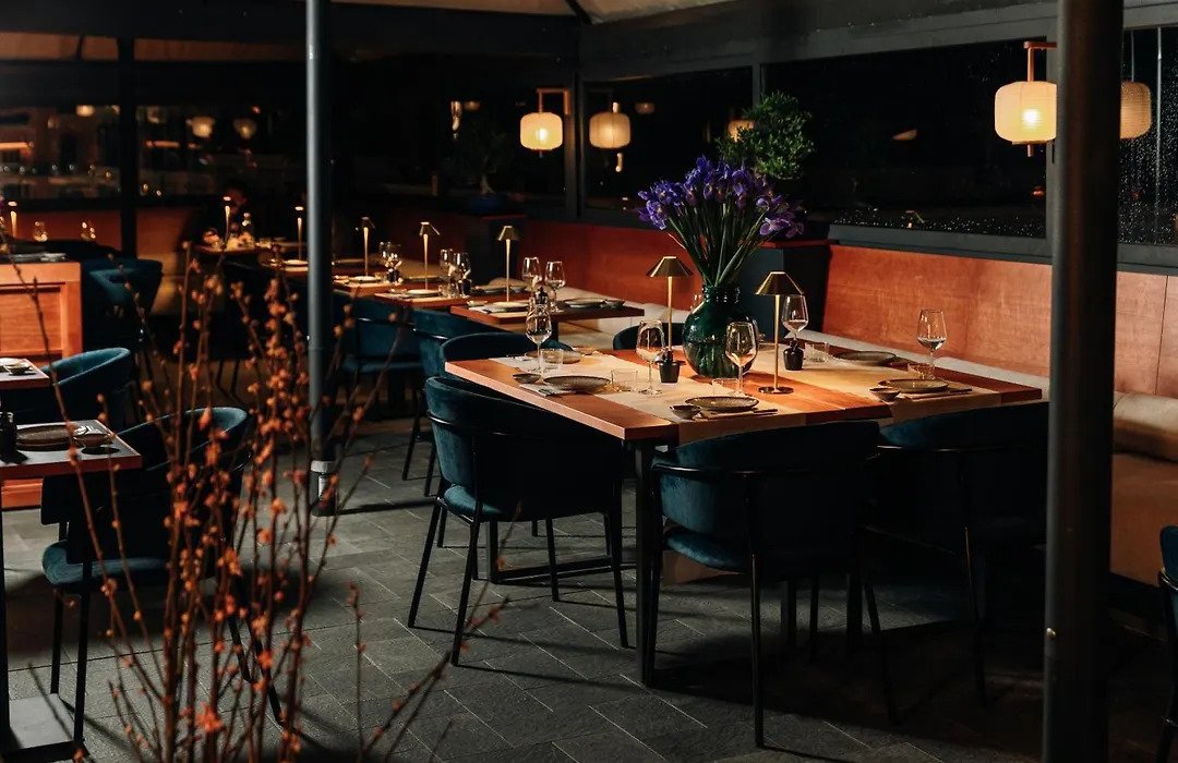 Hotel 77 Seventy-Seven - Maison D'Art Collection-1