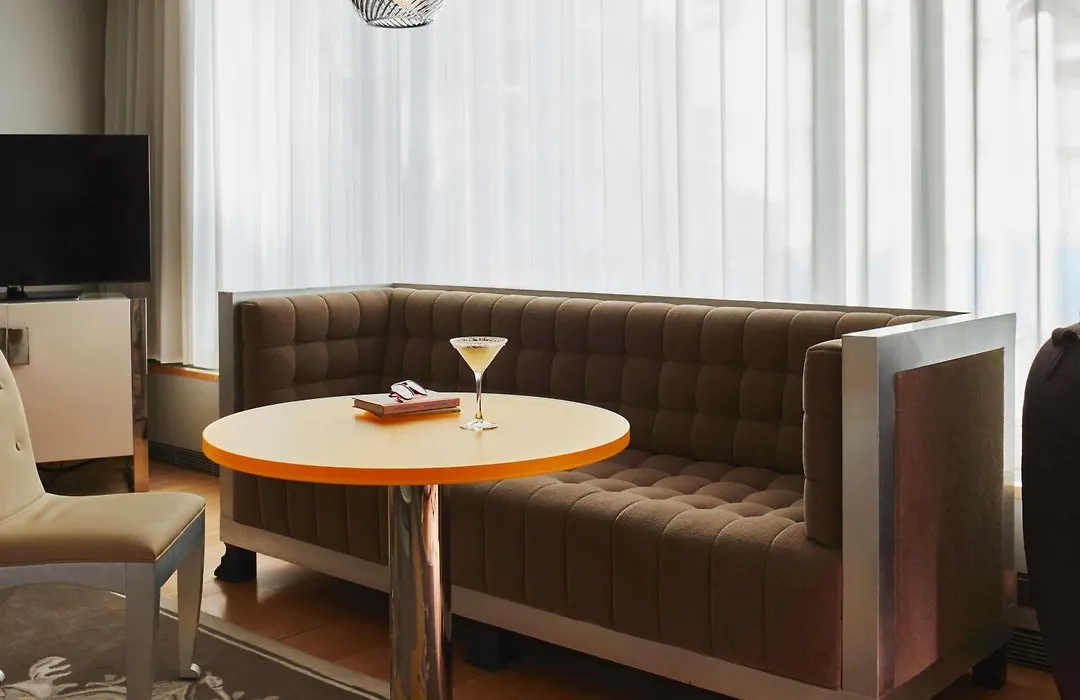 Sanderson London-1