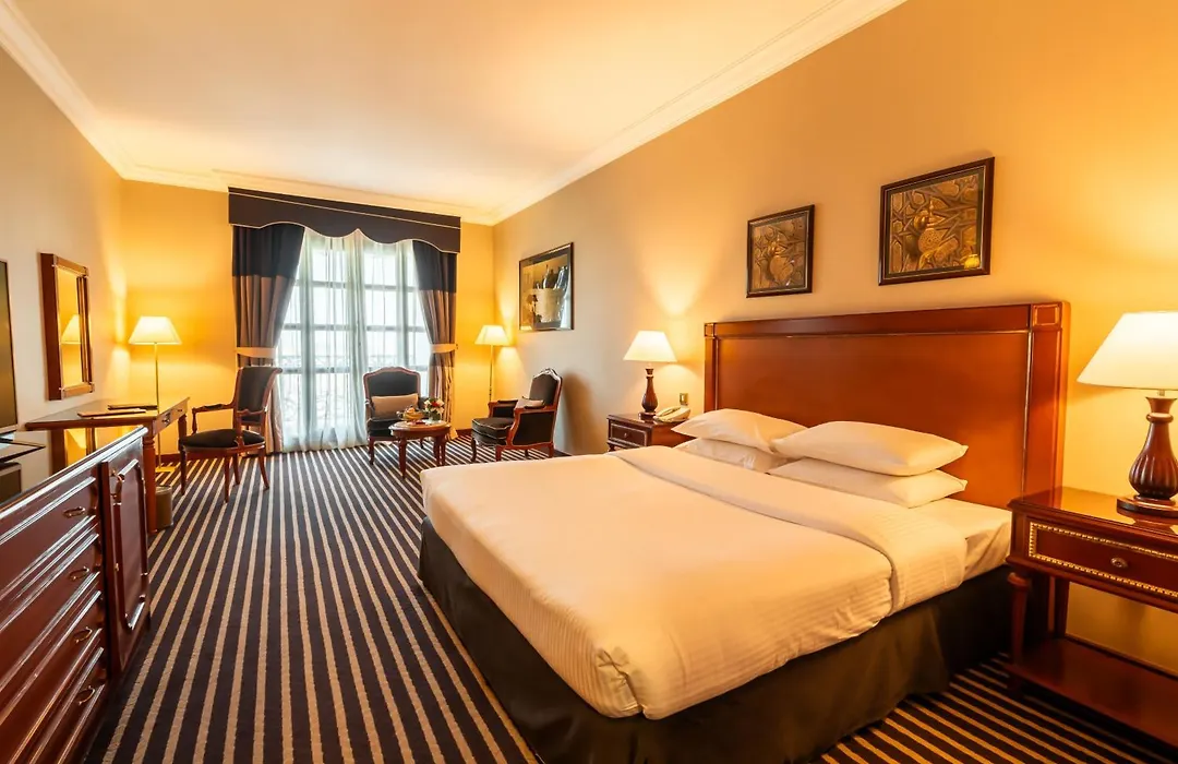 Royal Ascot Hotel-1