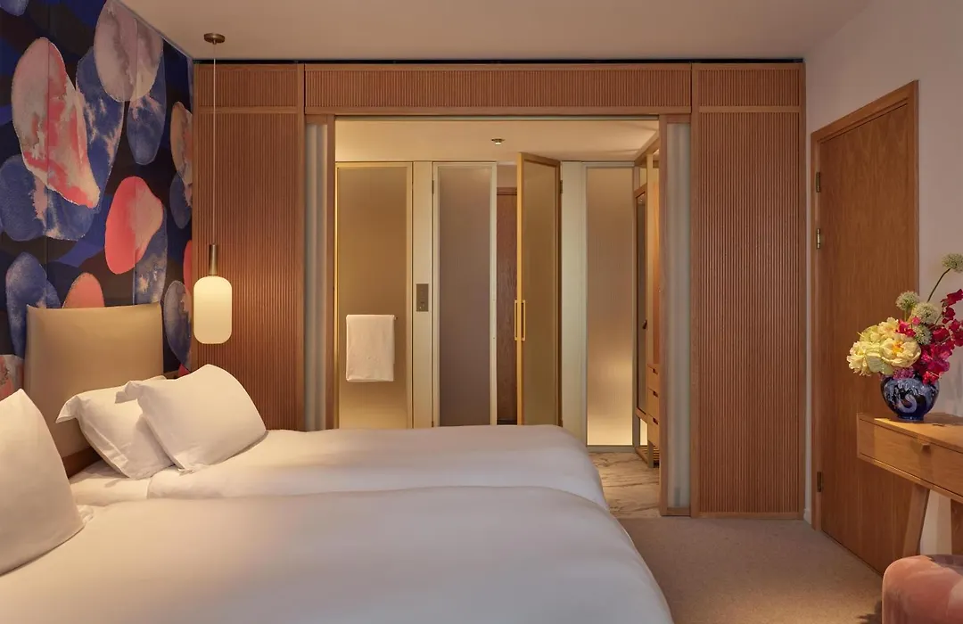 The Botree London, Curio Collection By Hilton-1