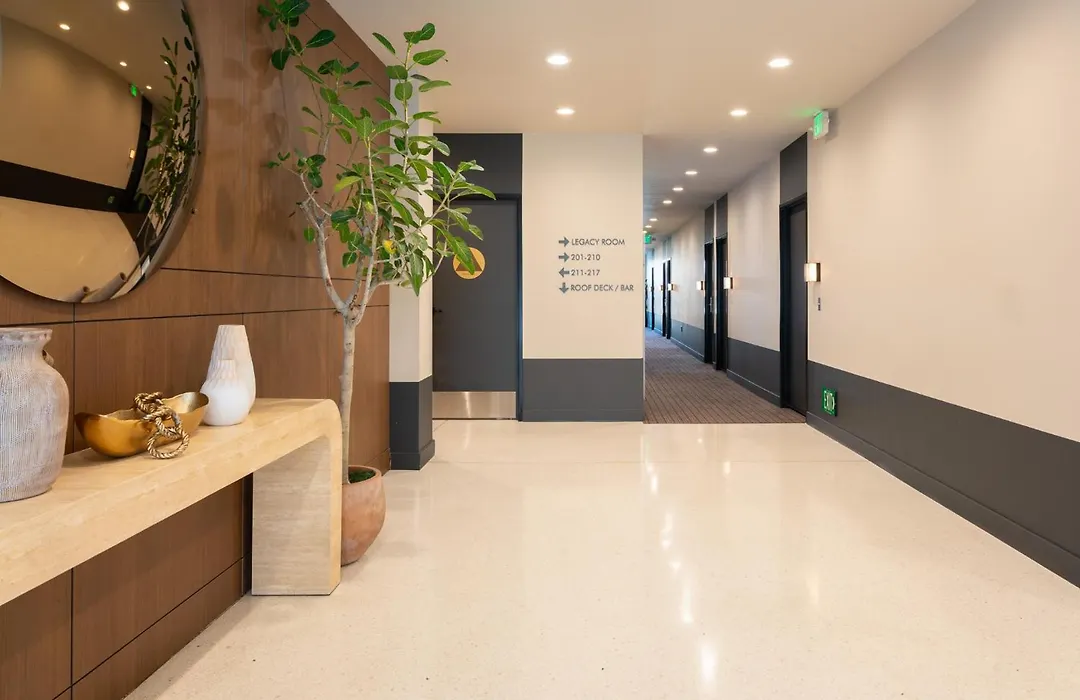Kins Hotel-1