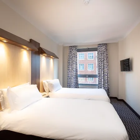City Sleeper At Royal National Hotel-3