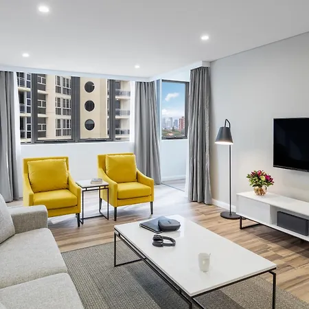 Meriton Suites Bondi Junction-3