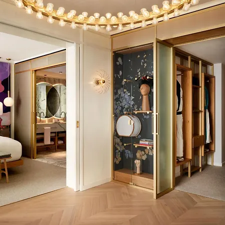 The Botree London, Curio Collection By Hilton-2