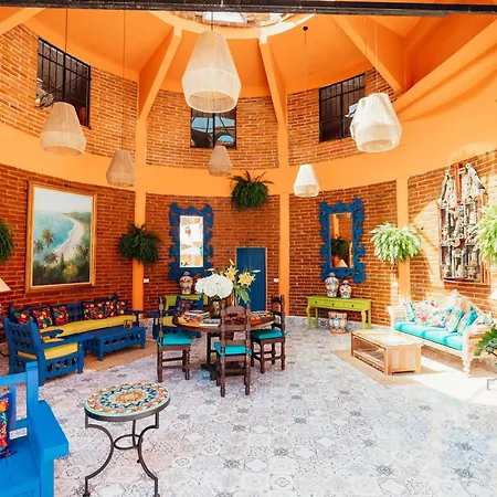 Boutique Hotel & Suites Hacienda Lord Twigg-3