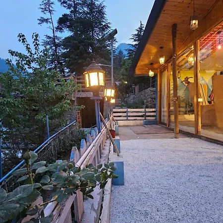 Resort Apple Flower By Rohtang Family Hotels- Balcony & Mountain View, Near Mall Road, Personal Parking-3
