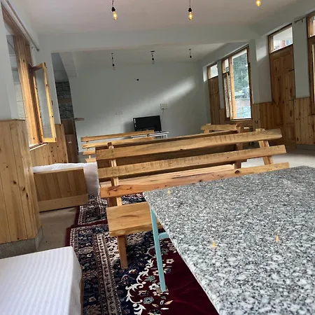 Resort Apple Flower By Rohtang Family Hotels- Balcony & Mountain View, Near Mall Road, Personal Parking-2