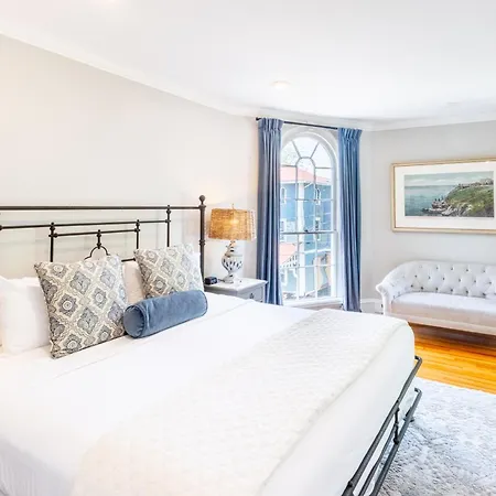Serenity Inn Newport-2