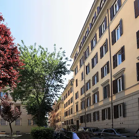 Trianon Borgo Pio Aparthotel-3