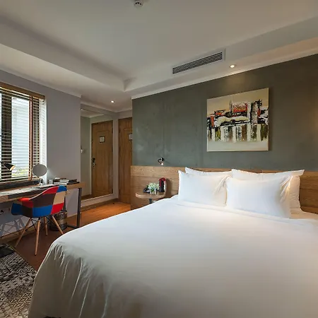 Bespoke Trendy Hotel Hanoi-3