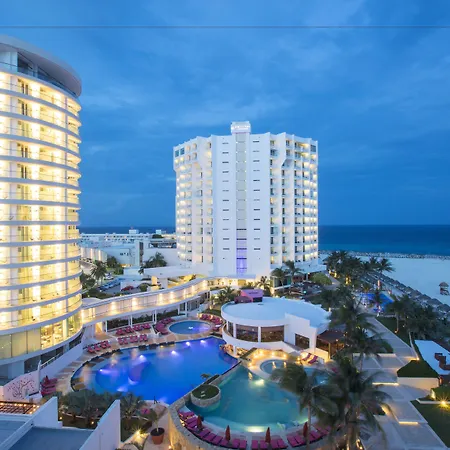 Altitude At Krystal Grand Cancun-3