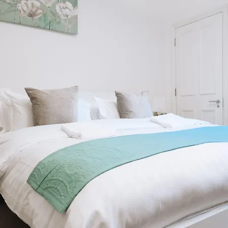 Mayfair Guesthouse-3