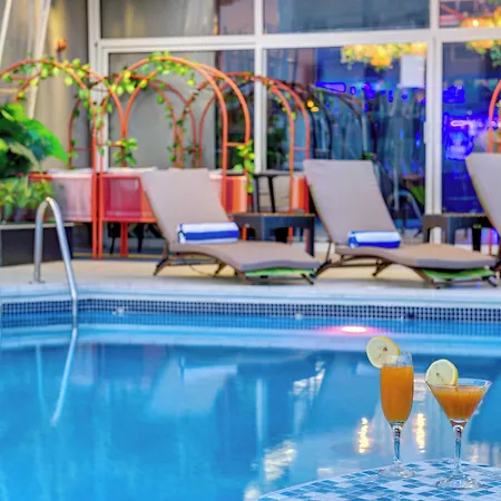 Howard Johnson Plaza By Wyndham Dubai Deira-2