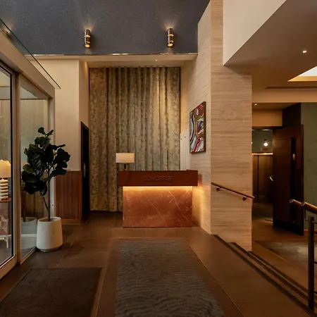Doubletree By Hilton London Victoria-3