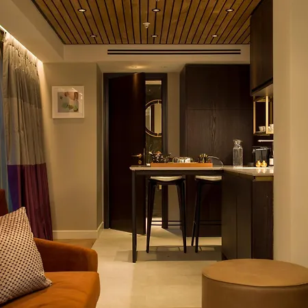 The Guardsman Hotel-2