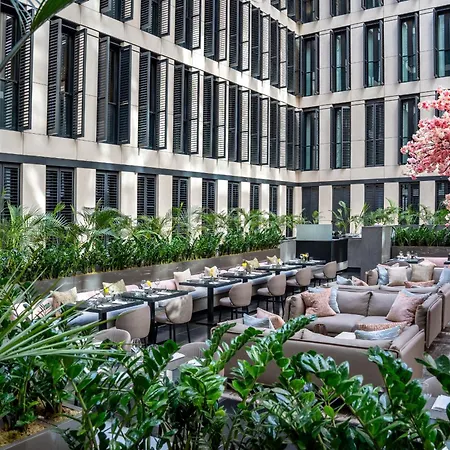 Grosvenor House Suites-3