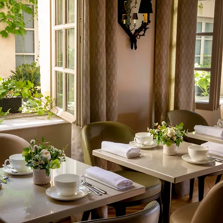 Hotel D'Aubusson-2