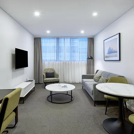 Meriton Suites North Sydney-3