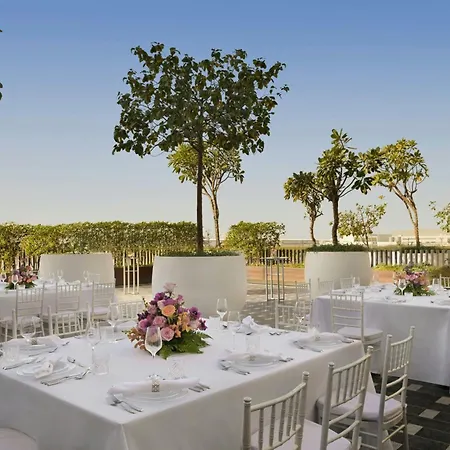 Holiday Inn Dubai Al-Maktoum Airport By Ihg-2