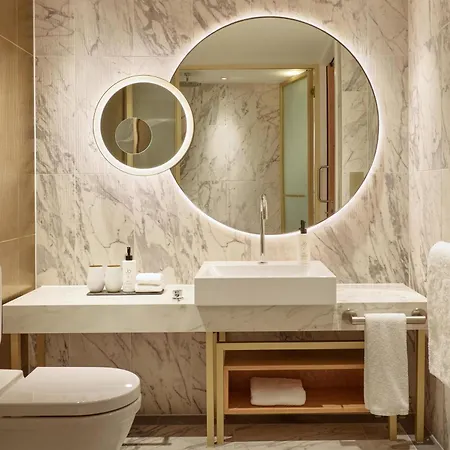 The Botree London, Curio Collection By Hilton-3