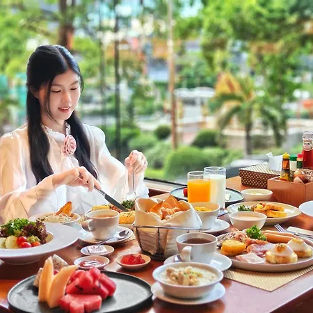 The Emerald Hotel Bangkok Ratchada-3