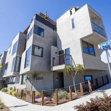 City24 Condo Hotel Little Italy Mission Hills-2