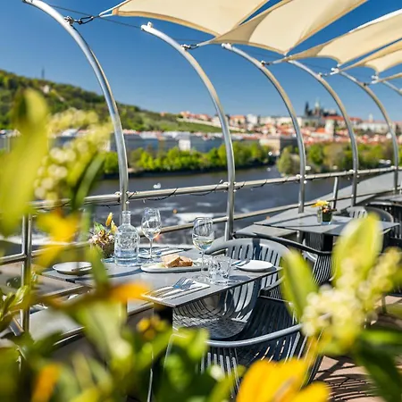 Dancing House Hotel - Tancici Dum-2